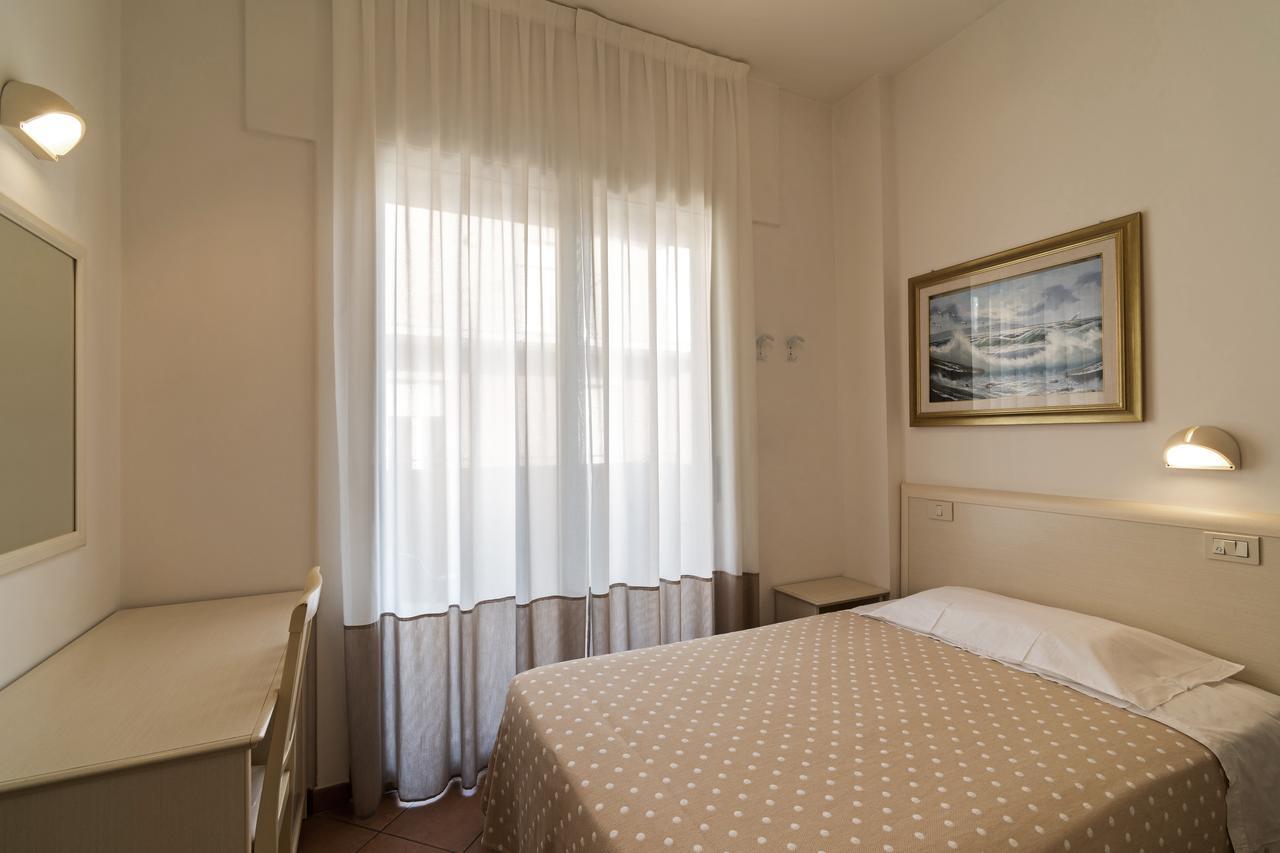 Hotel Trevi Cattolica Exterior foto
